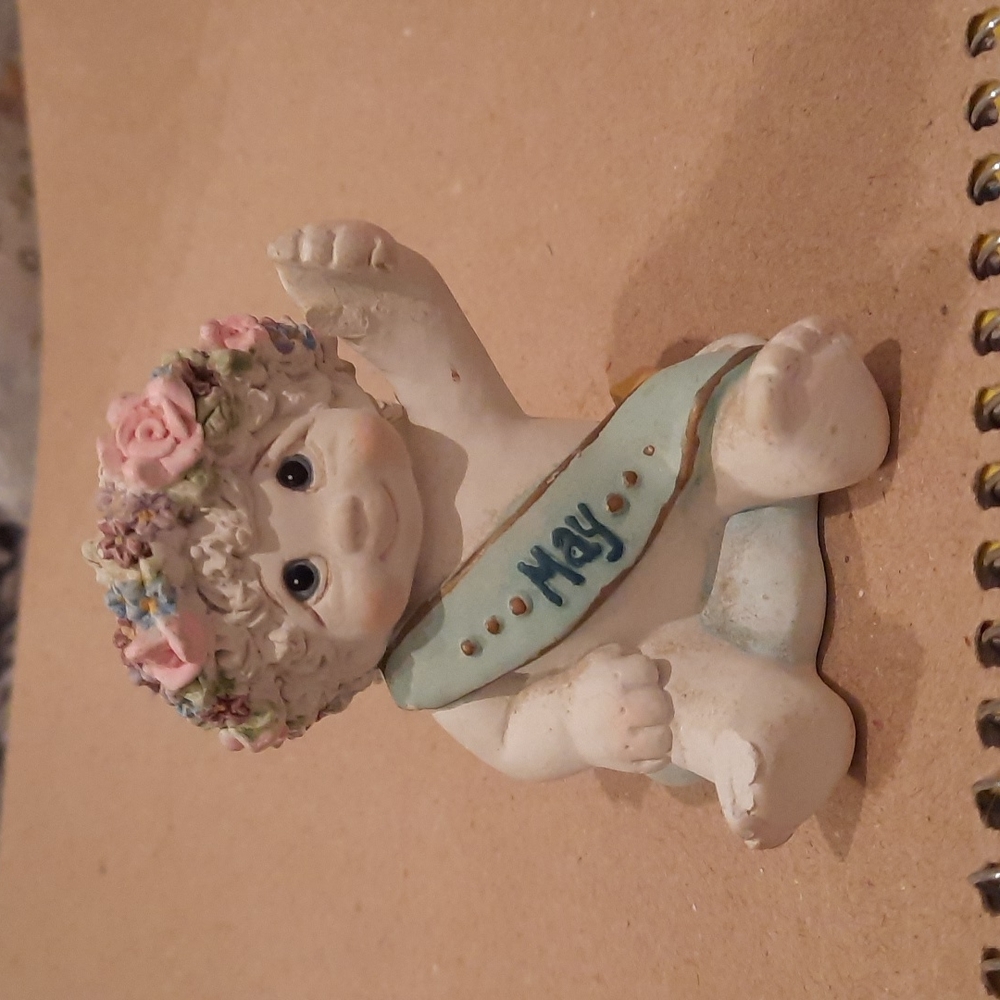 Dreamsickle May angel collectible